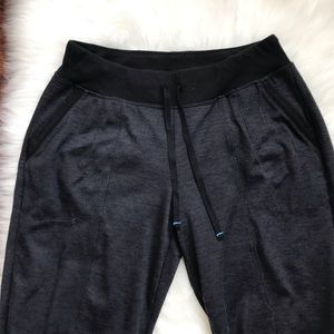 ATHLETA No Sweatin’ it Capri Jogger Pants L